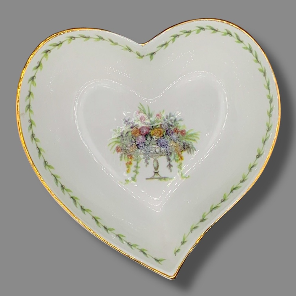 Royal Tara Galway Ireland Heart-Shaped Botanical Porcelain Dish with Gold Trim